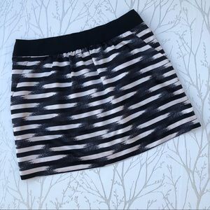 Gap Size 12 Mini Skirt with Slash Pockets Striped Black and Cream